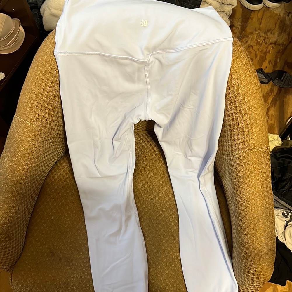 Periwinkle Lululemon size 8 leggings